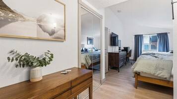 2 bedrooms, desk, iron/ironing board, free WiFi