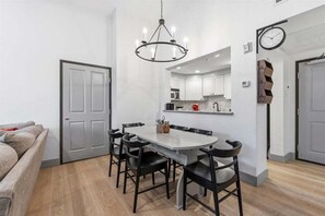 Dining - Zermatt Villa 3014 - 2 Bedroom 2 Bath Full Kitchen with Resort Amenities (Midway)