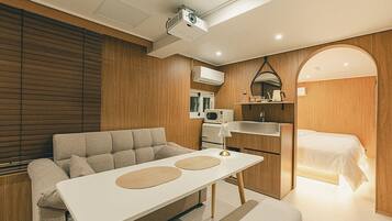 Signature Room, Non Smoking | Interior