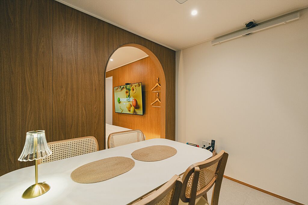 Premium Room, Non Smoking | Dining