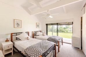 Fer et planche à repasser, Wi-Fi, draps fournis