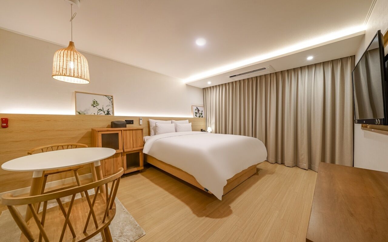 Wifi gratis y ropa de cama