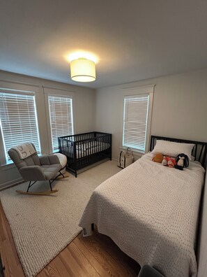 2 bedrooms, Internet -  Steps from the Beach in LBI! 
2 Bedroom Condo (Long Beach)