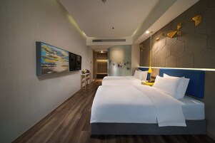 Superior Twin Room | Desk, laptop workspace, free WiFi