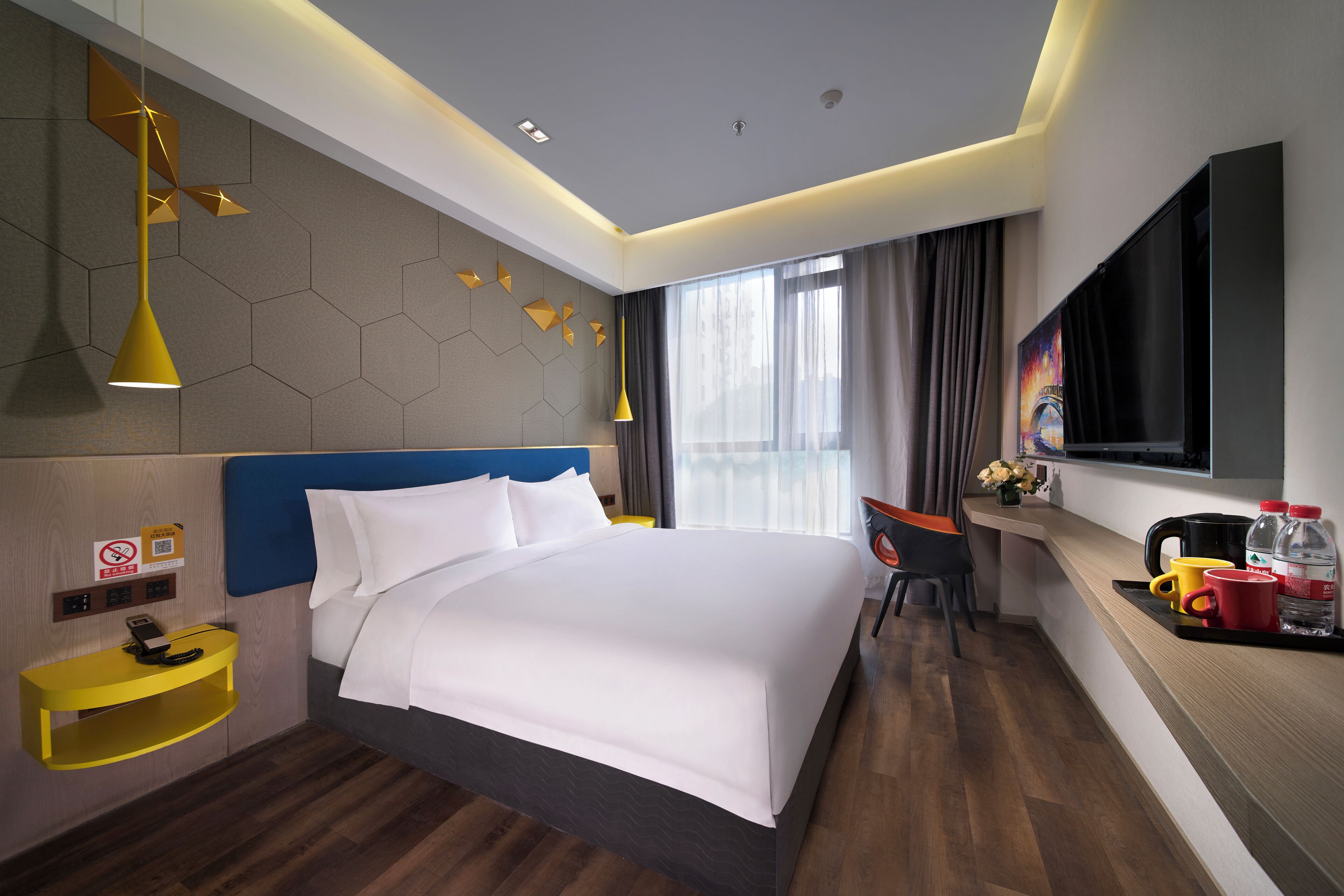 Desk, laptop workspace, free WiFi, bed sheets