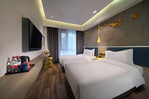 Tomannsrom – superior | Skrivebord, skrivebord for bærbar PC og wi-fi (inkludert)