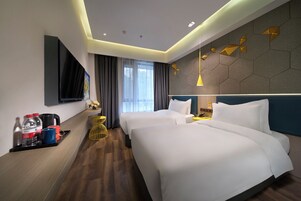 Superior Twin Room | Desk, laptop workspace, free WiFi