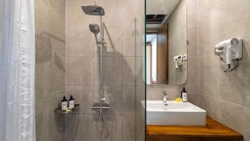Double Room, Pool View | Bathroom | Slippers