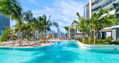 2909 - Elegant 1BR in Miami Downtown with Pool & Gym