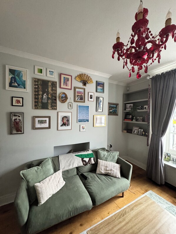 Living area - Welcoming 1-bedroom apartment in London perfect for your stay (London)