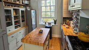 Unclassified image, 3 of 8, button - Welcoming 1-bedroom apartment in London perfect for your stay (London)