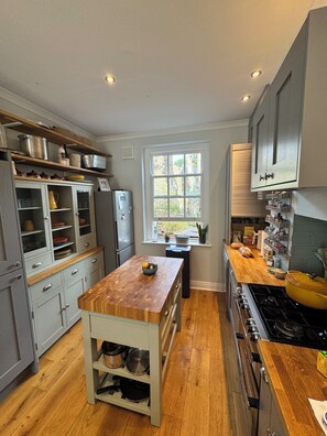 Private kitchen - Welcoming 1-bedroom apartment in London perfect for your stay (London)