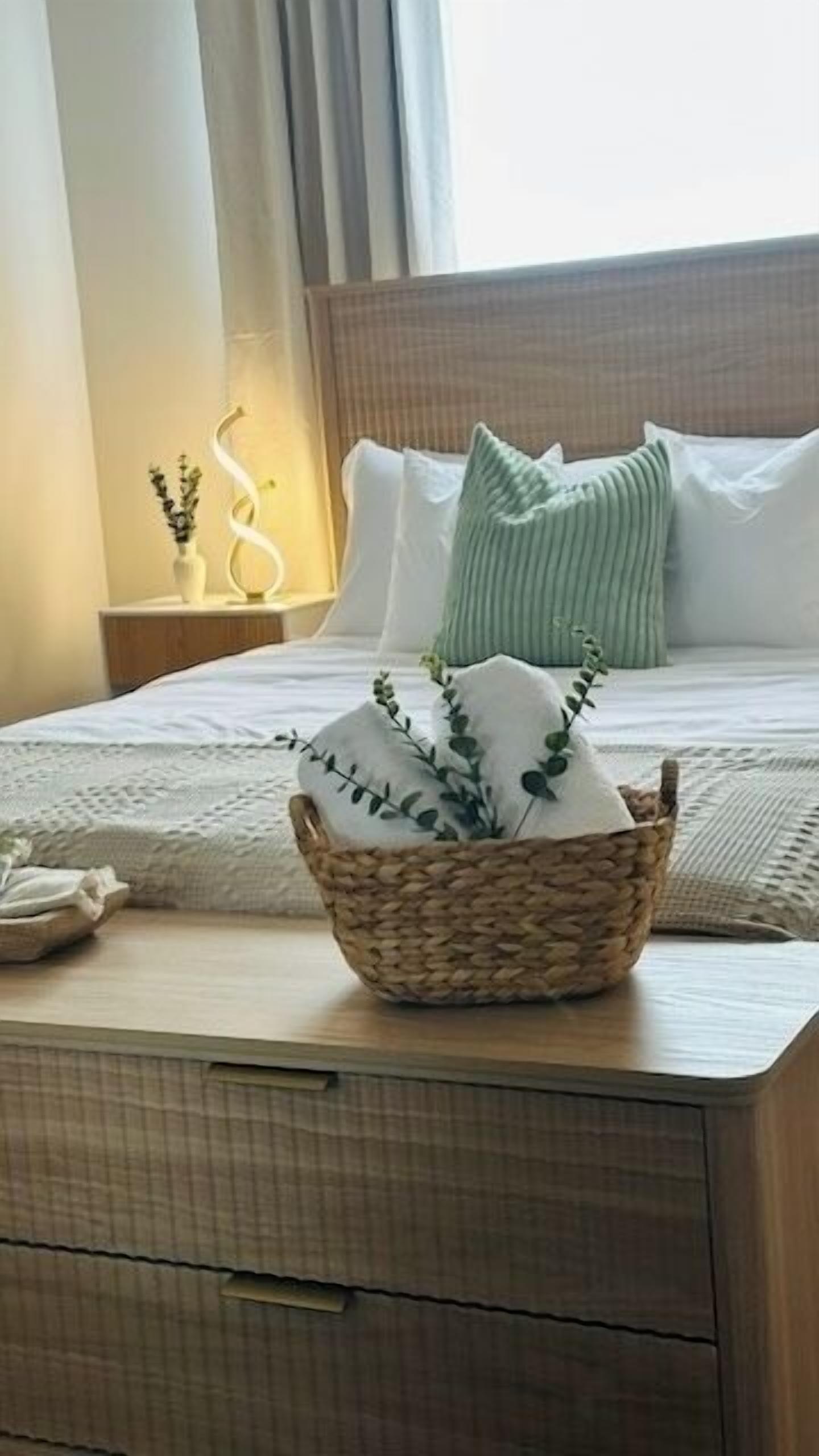 1 soverom, skrivebord, wi-fi (inkludert) og sengetøy