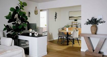 Modern 1BR w/ Workspace near O'Hare