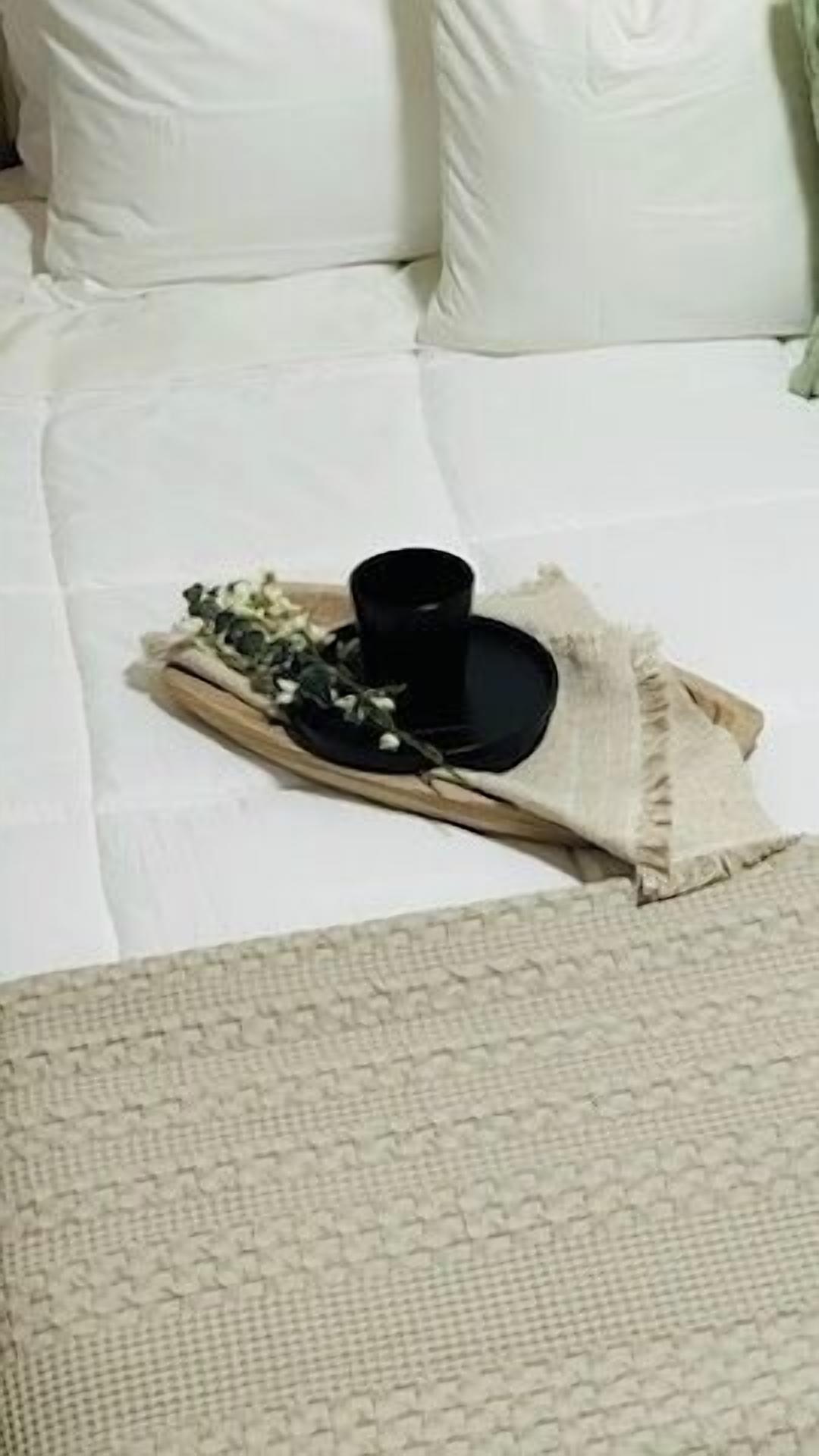 1 soverom, skrivebord, wi-fi (inkludert) og sengetøy