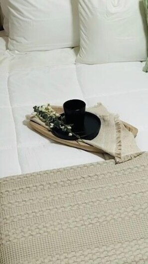 1 soverom, skrivebord, wi-fi (inkludert) og sengetøy