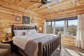 5 bedrooms, iron/ironing board, WiFi, bed sheets - Private Heated Pool -VIEWS - Lux Cabin -Game/Movie Room -Hot Tub -Pet friendly (Sevierville)