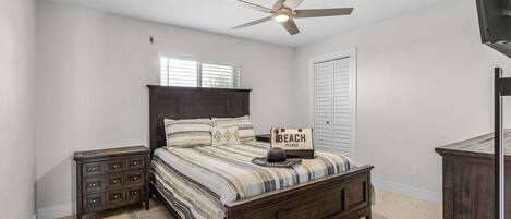 3 bedrooms, iron/ironing board, free WiFi, bed sheets