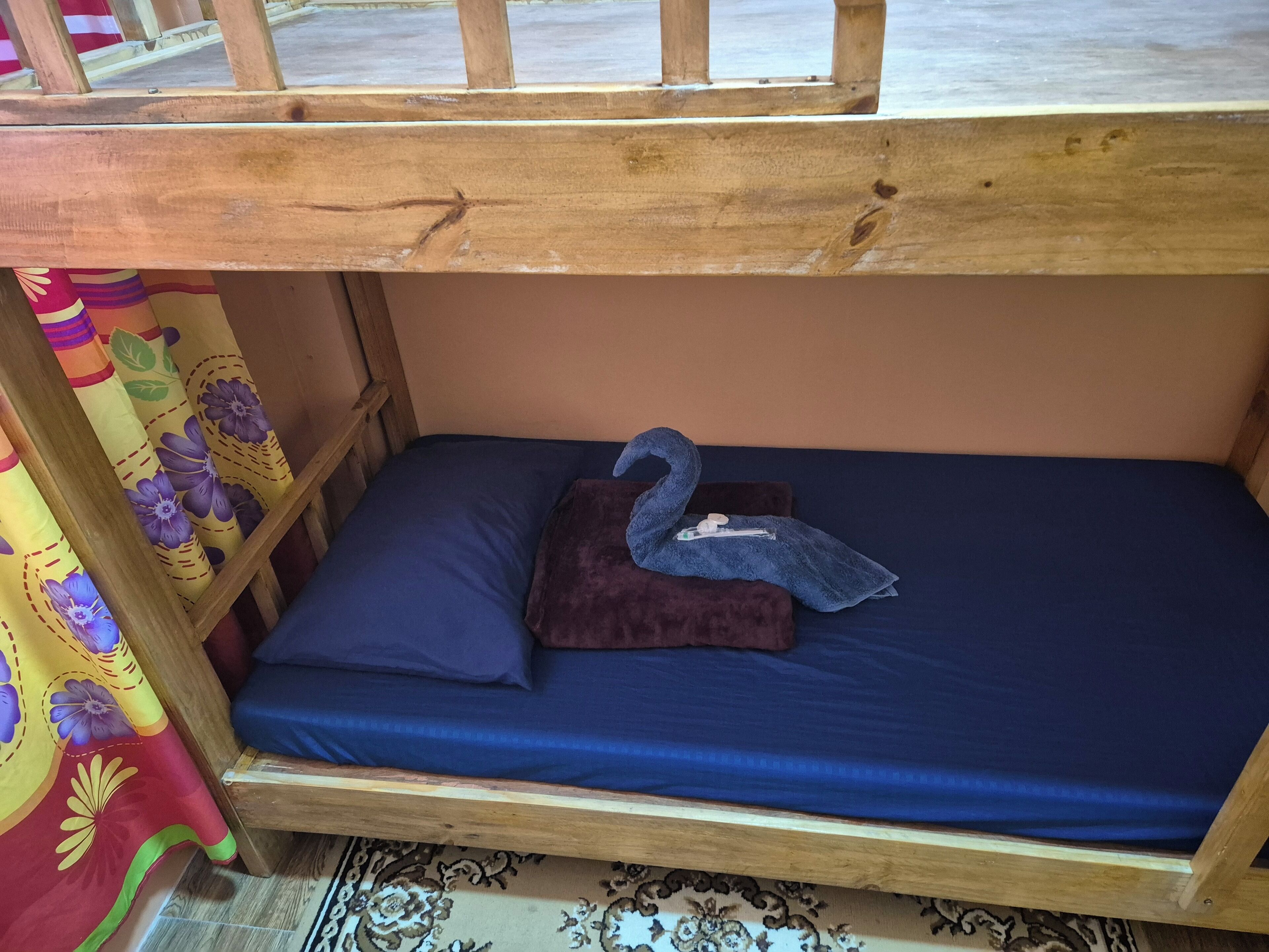 1 slaapkamer, een strijkplank/strijkijzer, gratis wifi, beddengoed