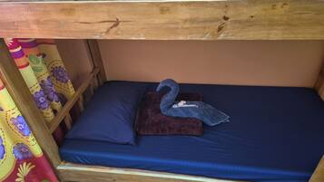 1 slaapkamer, een strijkplank/strijkijzer, gratis wifi, beddengoed