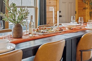 Dining - Ember Hideaway • Secluded Luxury Cabin • Hot Tub • Fire Pit • Games • Hiking (New Plymouth)