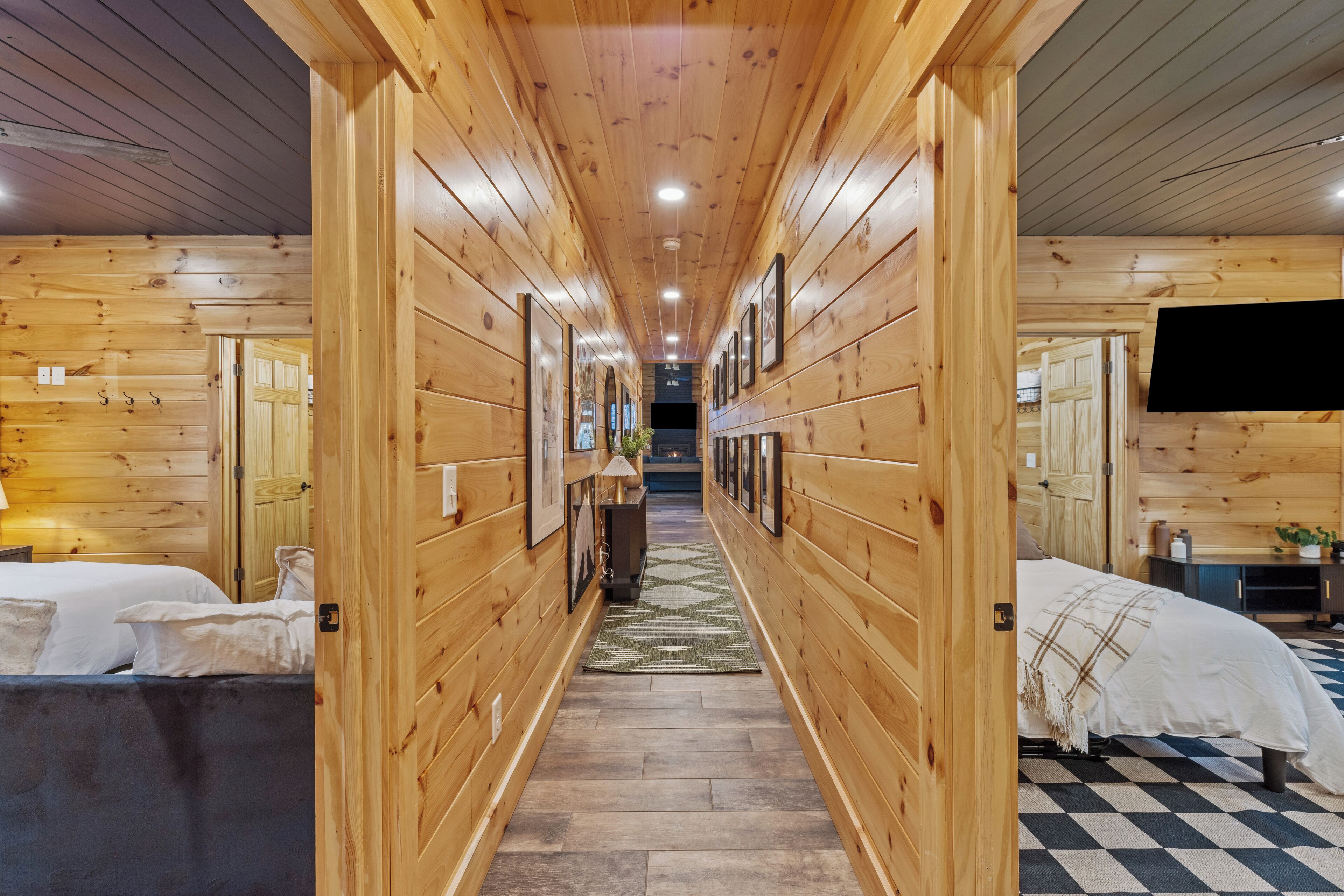 5 habitaciones, tabla de planchar con plancha y cuna de viaje 