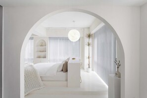 Habitación romántica doble, vistas a la ciudad | Escritorio y espacio para trabajar con un portátil