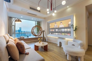 Suite de lujo, vistas a la ciudad | Interior