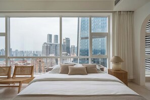 Superior Double Room, City View | Desk, laptop workspace, soundproofing, iron/ironing board - GUYU HOTEL (Chongqing)
