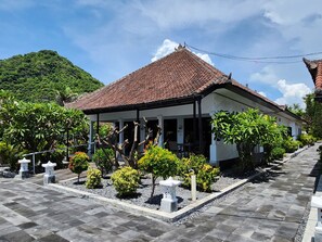 Bungalow, Poolblick | Aussenbereich