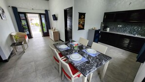 Bungalow, Sea View | Dining - Bugbug Beach Resort (Karangasem)