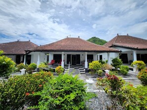Exterior - Bugbug Beach Resort (Karangasem)