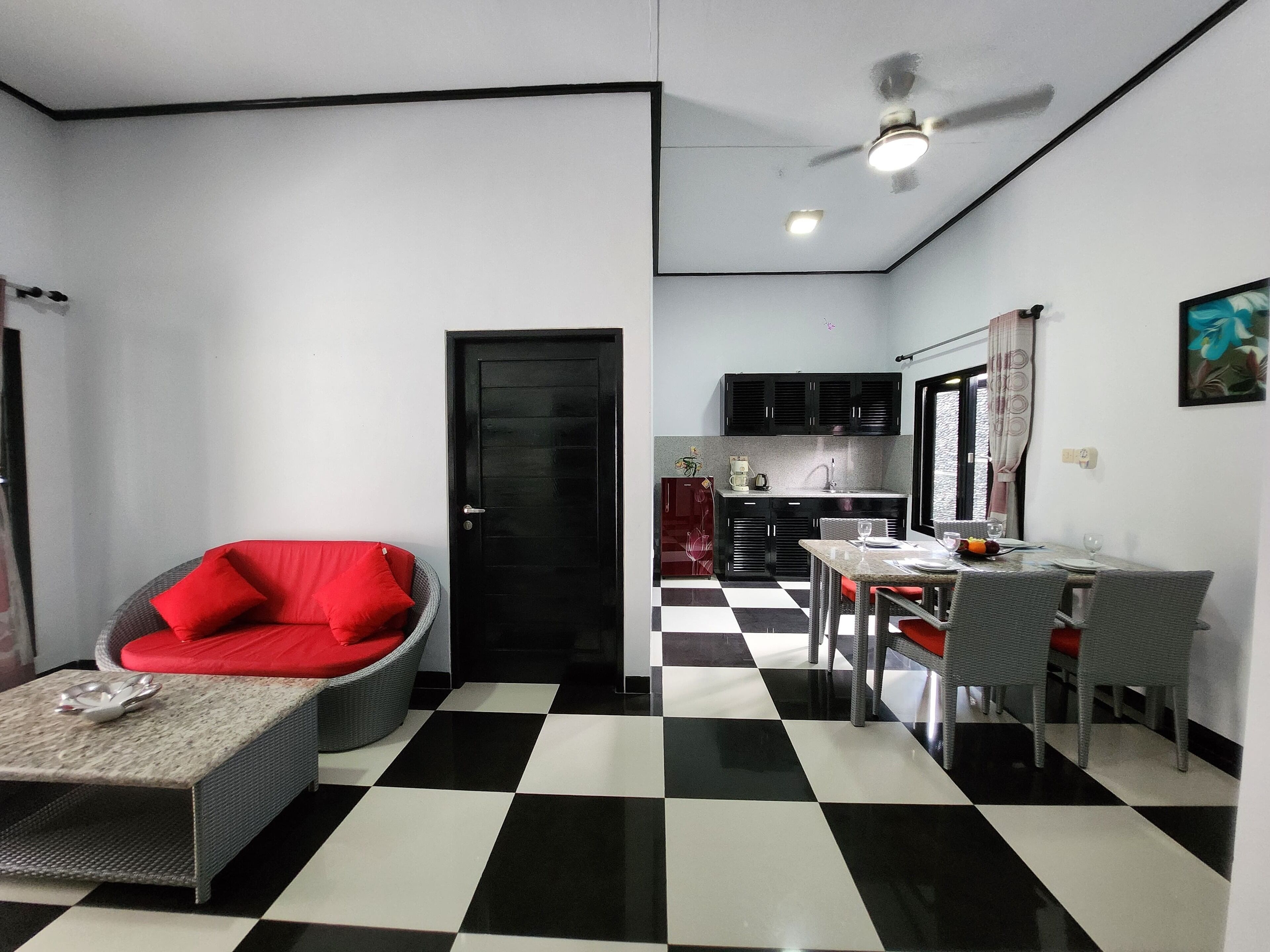 Bungalow, patio, vue jardin | Coin séjour