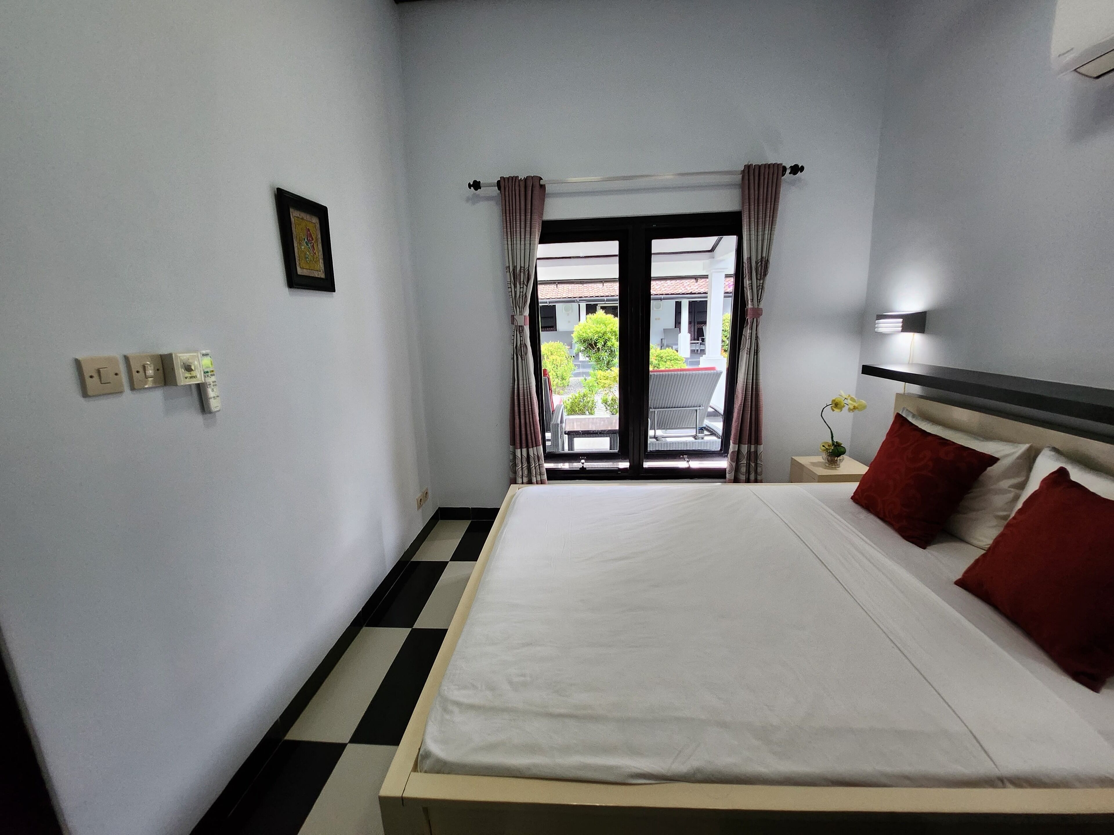Bungalow, patio, pemandangan kebun | Wi-Fi gratis dan seprai linen