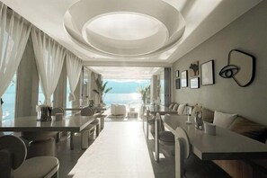 ロビーラウンジ