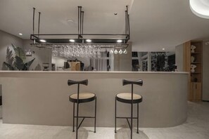 Bar (en el alojamiento)