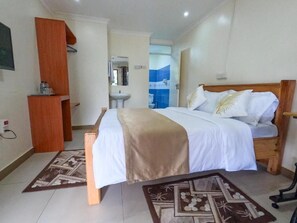 Classic Double Room | Free WiFi, bed sheets - Maya Suites nyeri (Nyeri)