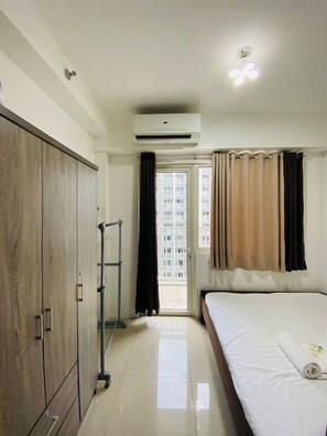 Standard Apartment, Pool View - Shore 1 Tower D1 Unit 1106 (Pasay)