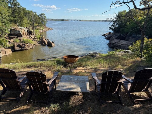 Escape the crowd and explore an amazing 45 acre estate located on Lake Eufaula.
