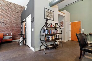 Interior - FIFA! 1BRM Condo walking distance from Mercedes Benz Stadium in downtown Atlanta (Atlanta)