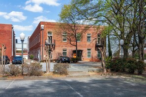 Exterior - FIFA! 1BRM Condo walking distance from Mercedes Benz Stadium in downtown Atlanta (Atlanta)