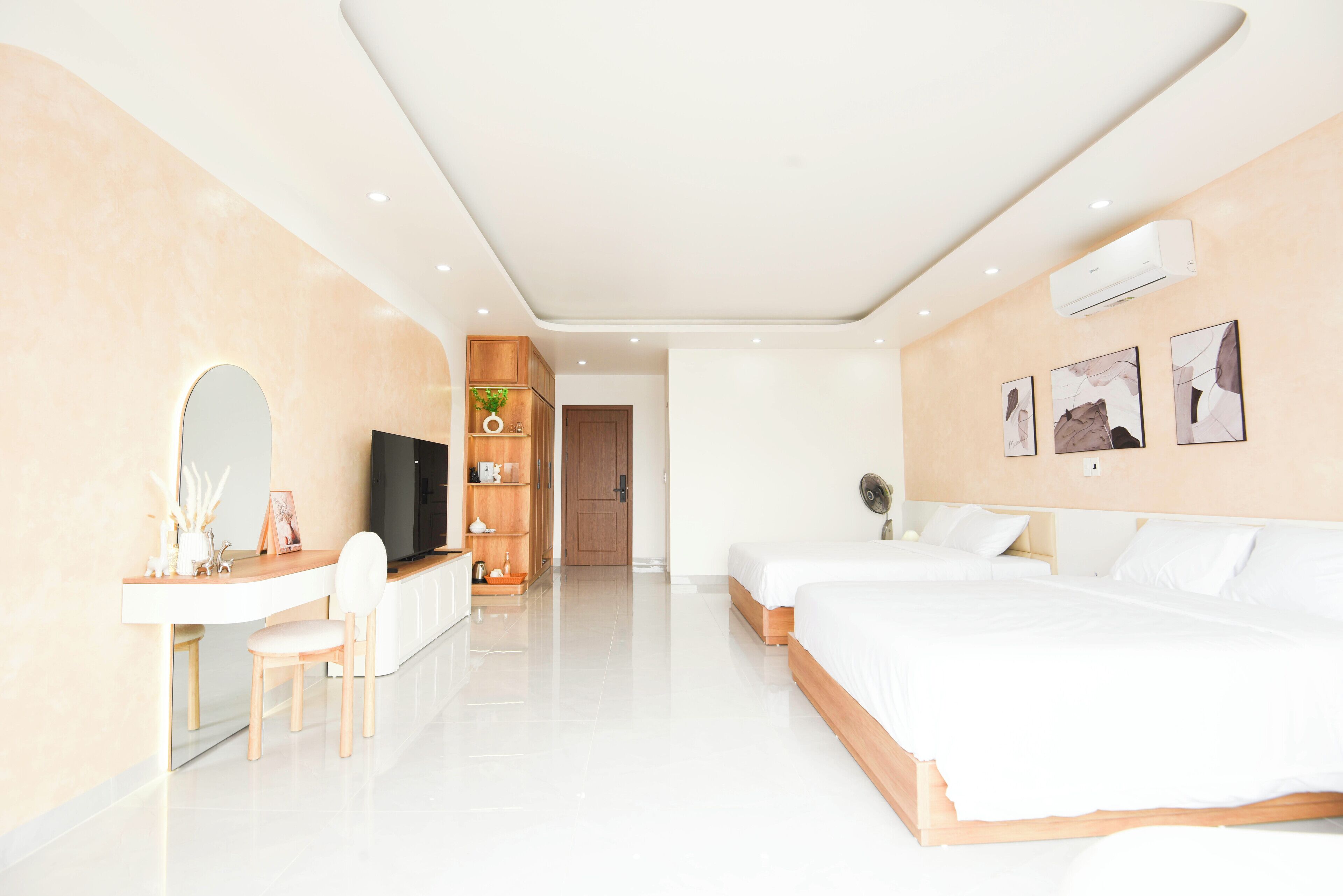 Estudio de lujo, vista al puerto | Insonorización, tabla de planchar con plancha y wifi gratis 