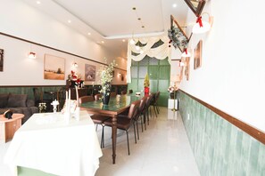 Dining - Anstay By Vinhomes Vu Yen Hai Phong (Hai Phong)