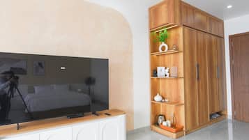 Studio Cao cấp, quang cảnh cảng | Phòng cách âm, bàn ủi/dụng cụ ủi quần áo