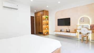 Standard Studio, City View | Soundproofing, iron/ironing board, free WiFi