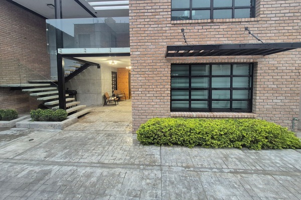 Newly Remodeled Finish