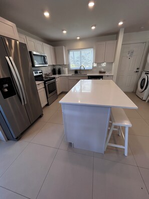 Private kitchen - Sunset Cove Condo 119 Beach View Bliss-2-Bedroom Ground Floor Beach/Pool View (George Town)