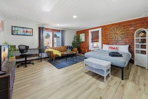 Cuna de viaje y ropa de cama 
