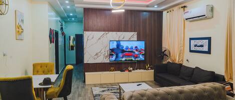 Apartment, Non Smoking, Air conditioning | Living area