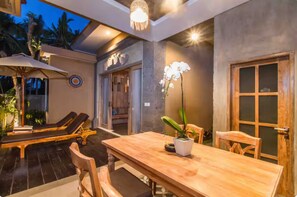 Outdoor dining - Govind Villa Ubud (Ubud)